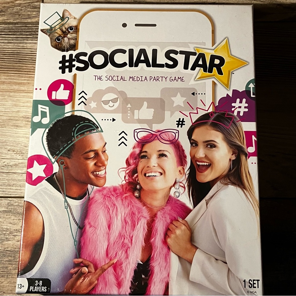 MGA Social Star Media Party Game Recommended for ages 13+ NWT